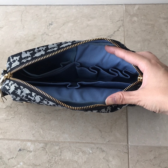 Artisan & Artist Crossbody Bag - Picture 4 of 9